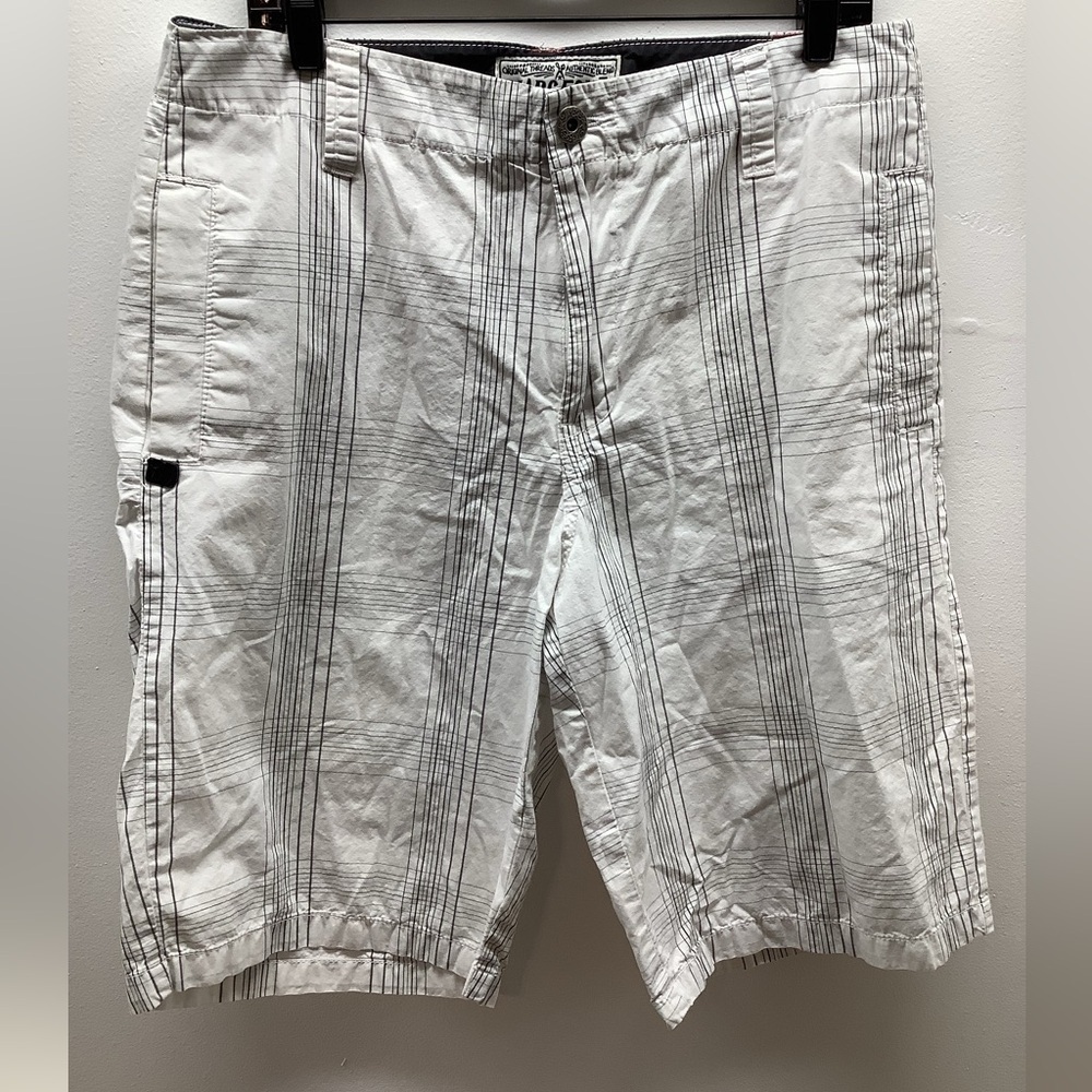 Marc Ecko Size 33 White and Black Striped Cargo Shorts. Preloved